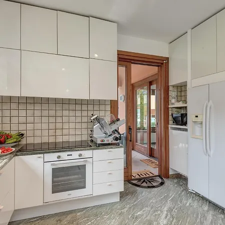 Beatrice * مانديلو ديل لاريو