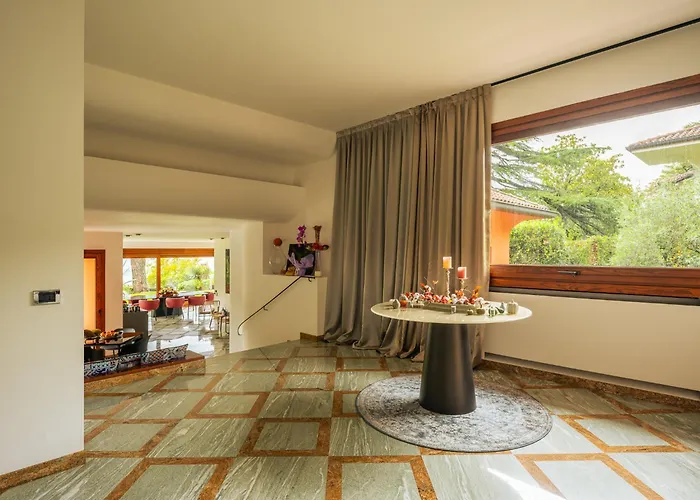 Beatrice Villa Mandello del Lario